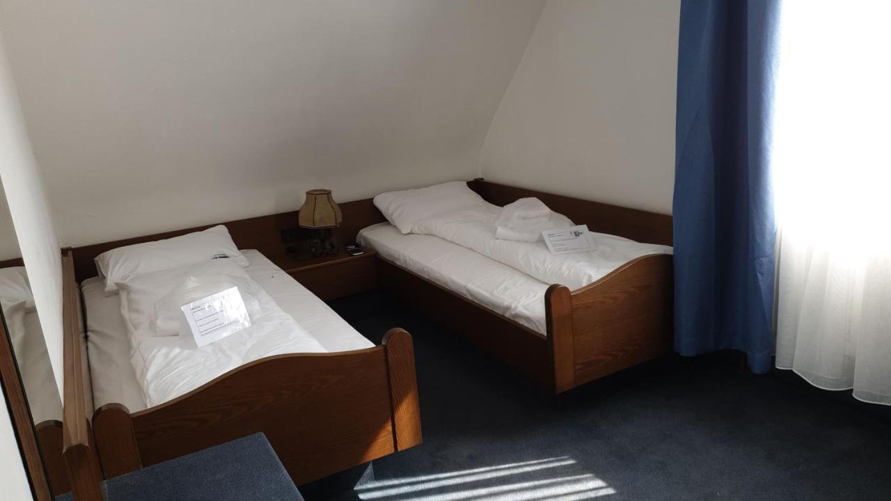 Hotel Goldene Rose Ebersbach an der Fils Exterior photo
